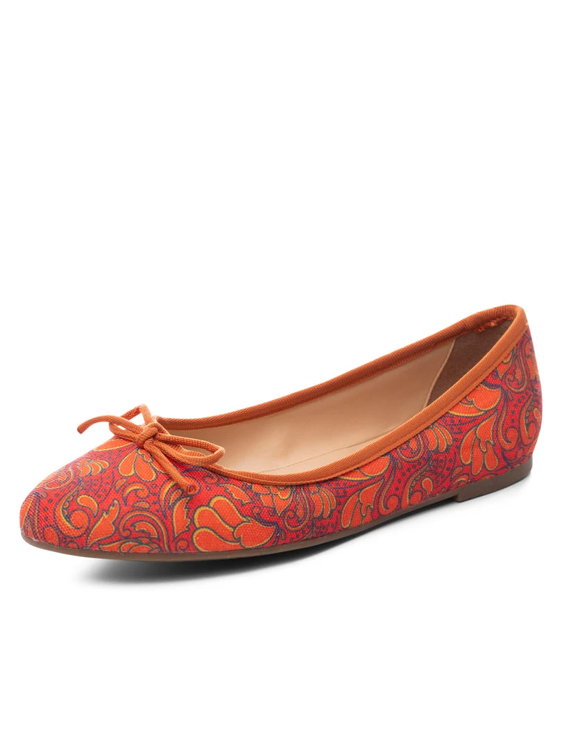 Ali MacGraw Cheery Paisley 3 Ali MacGraw Cheery Paisley